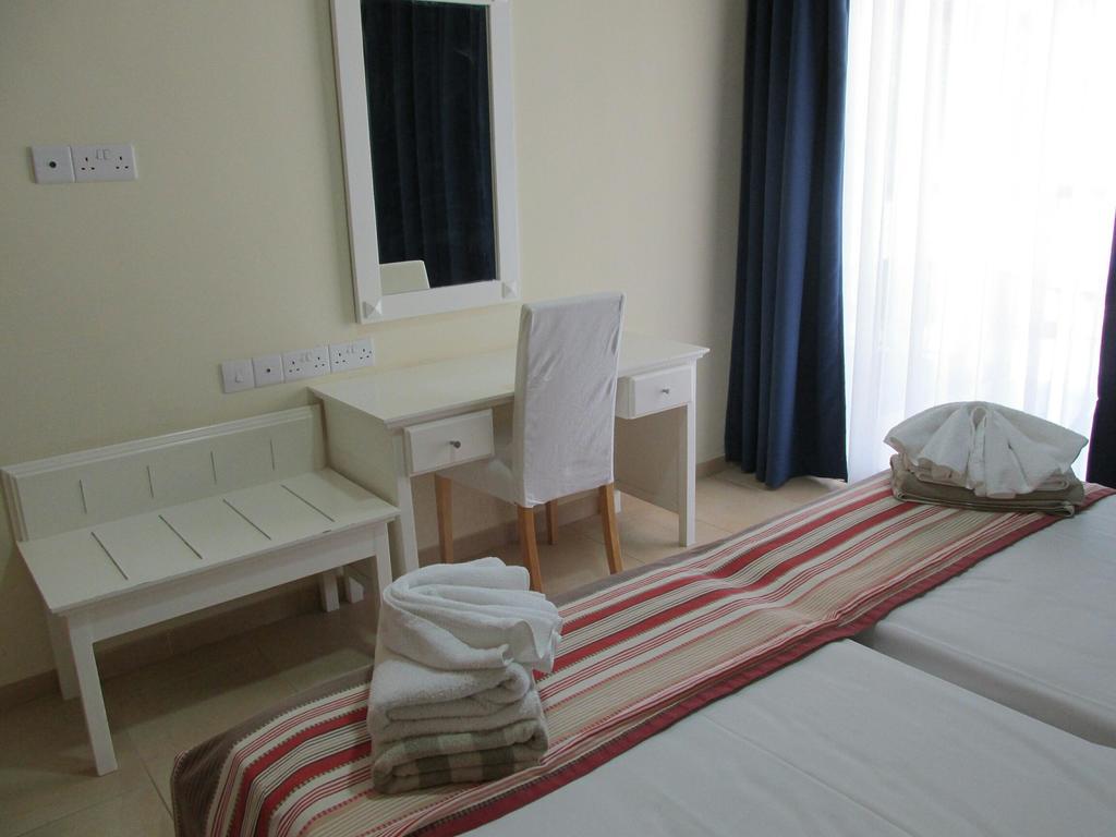 Royal Blue Hotel & Spa Geroskipou Exterior foto